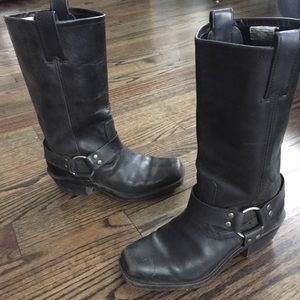 Sz. 7 Black Moto Harness Boots